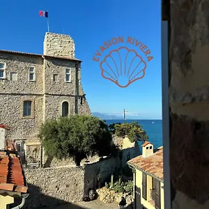 La Pablita, Vieil Antibes, Remparts France